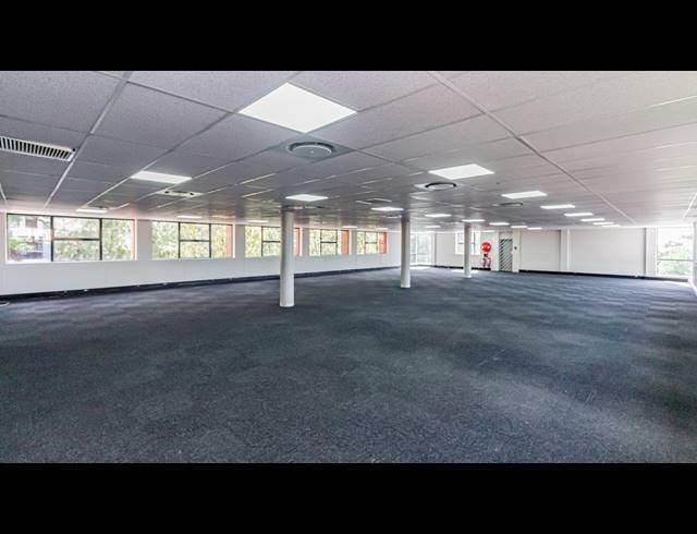 633M² OFFICE TO LET IN FERNDALE